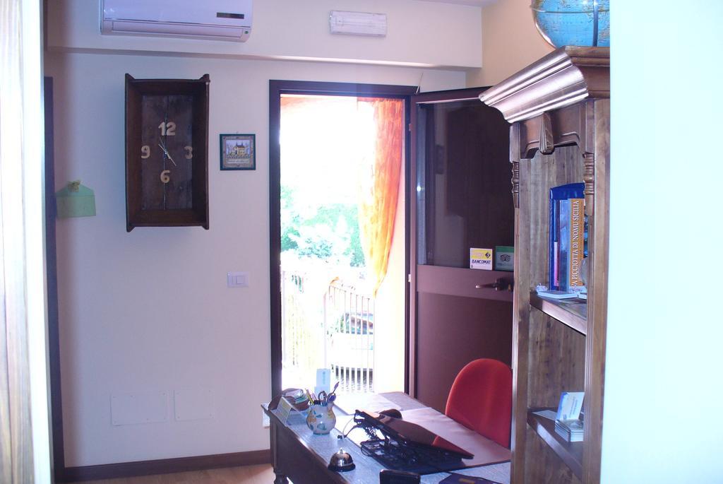 Etma Bed and Breakfast SantʼAlfio Buitenkant foto