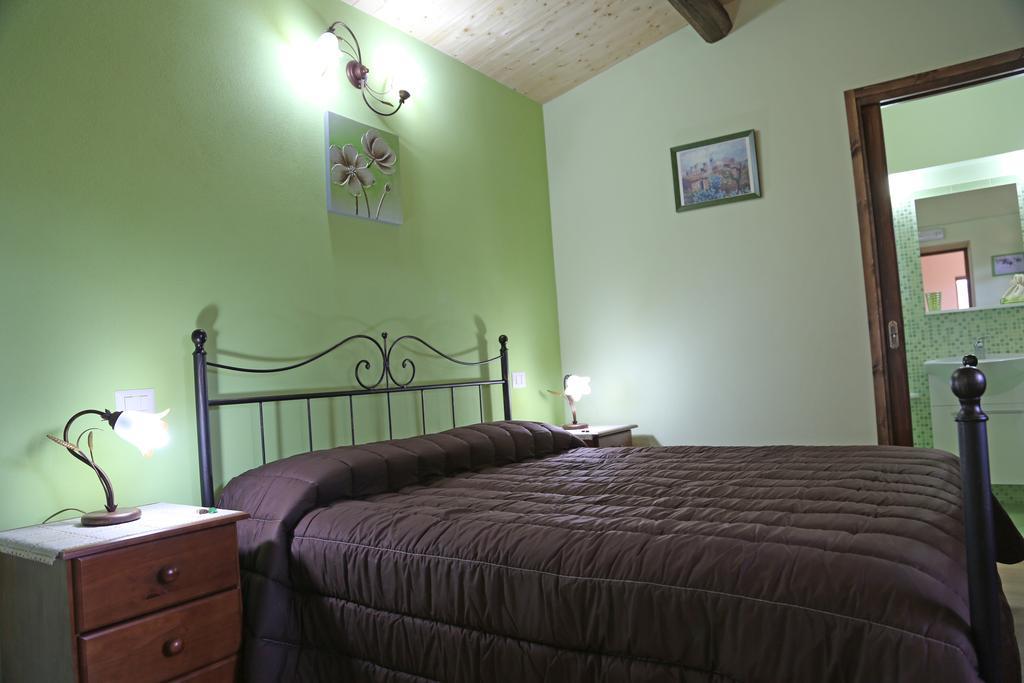 Etma Bed and Breakfast SantʼAlfio Kamer foto